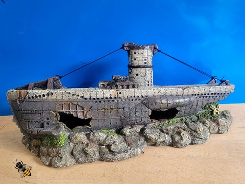 Aquarium ornament shipwreck - ornament,